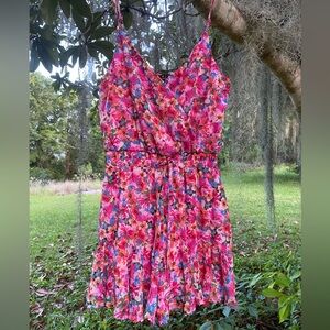 Cute floral romper Size M